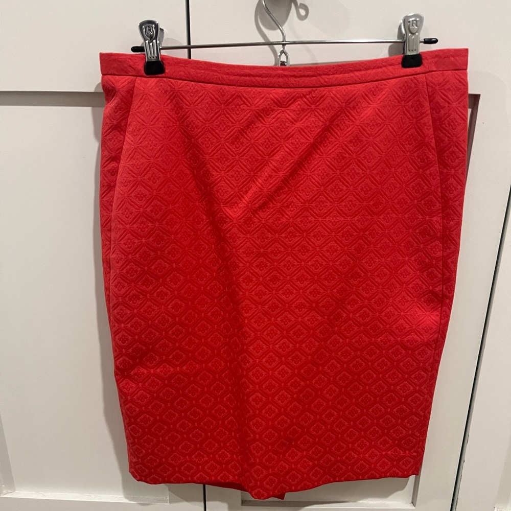 The Limited Coral Pencil Skirt - Size 6